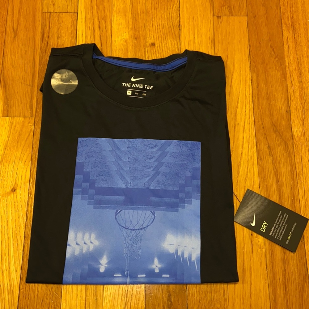 Nike athletic t shirt
